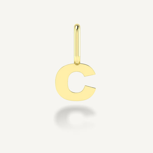 "C" arany betű medál (kő nélkül vagy kővel)